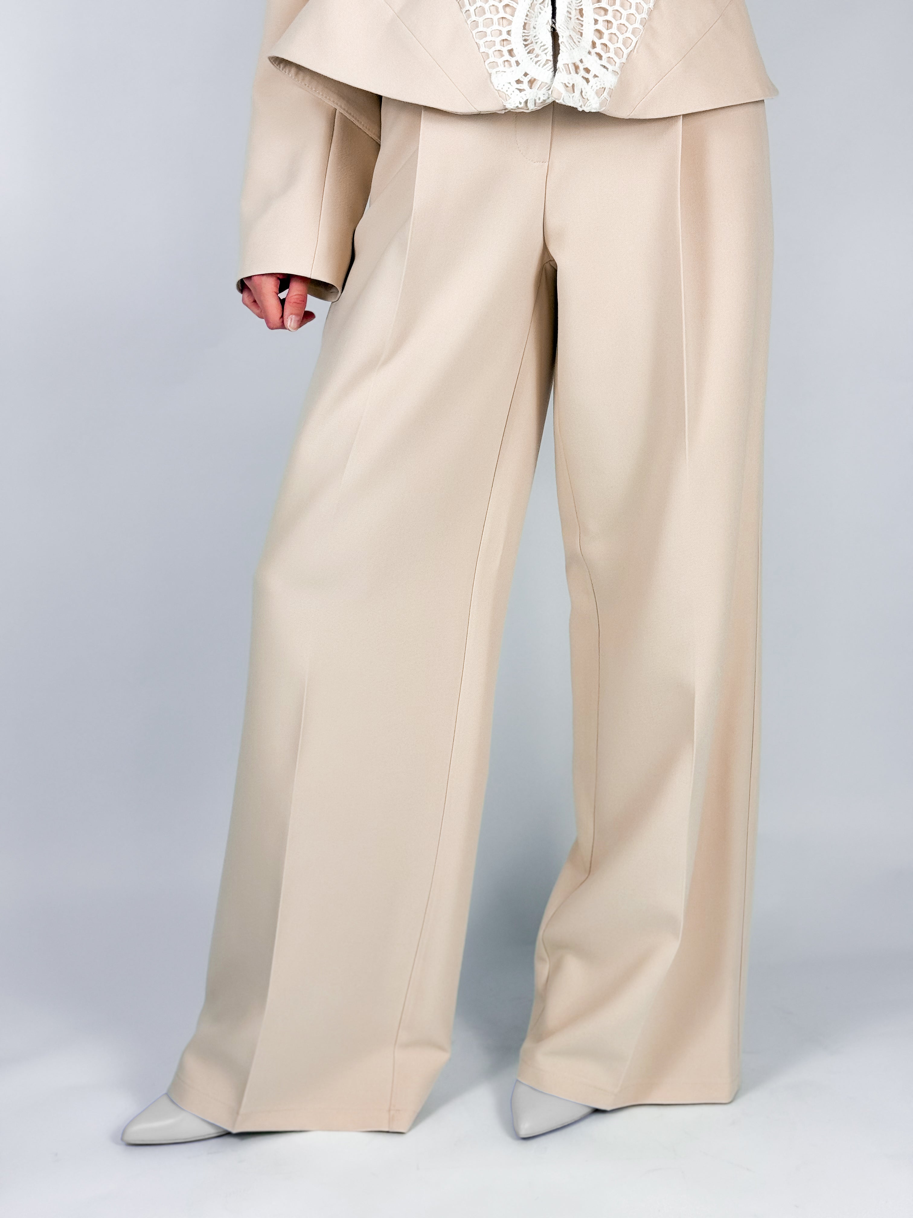 Eleganckie spodnie beżowe Lace Muse